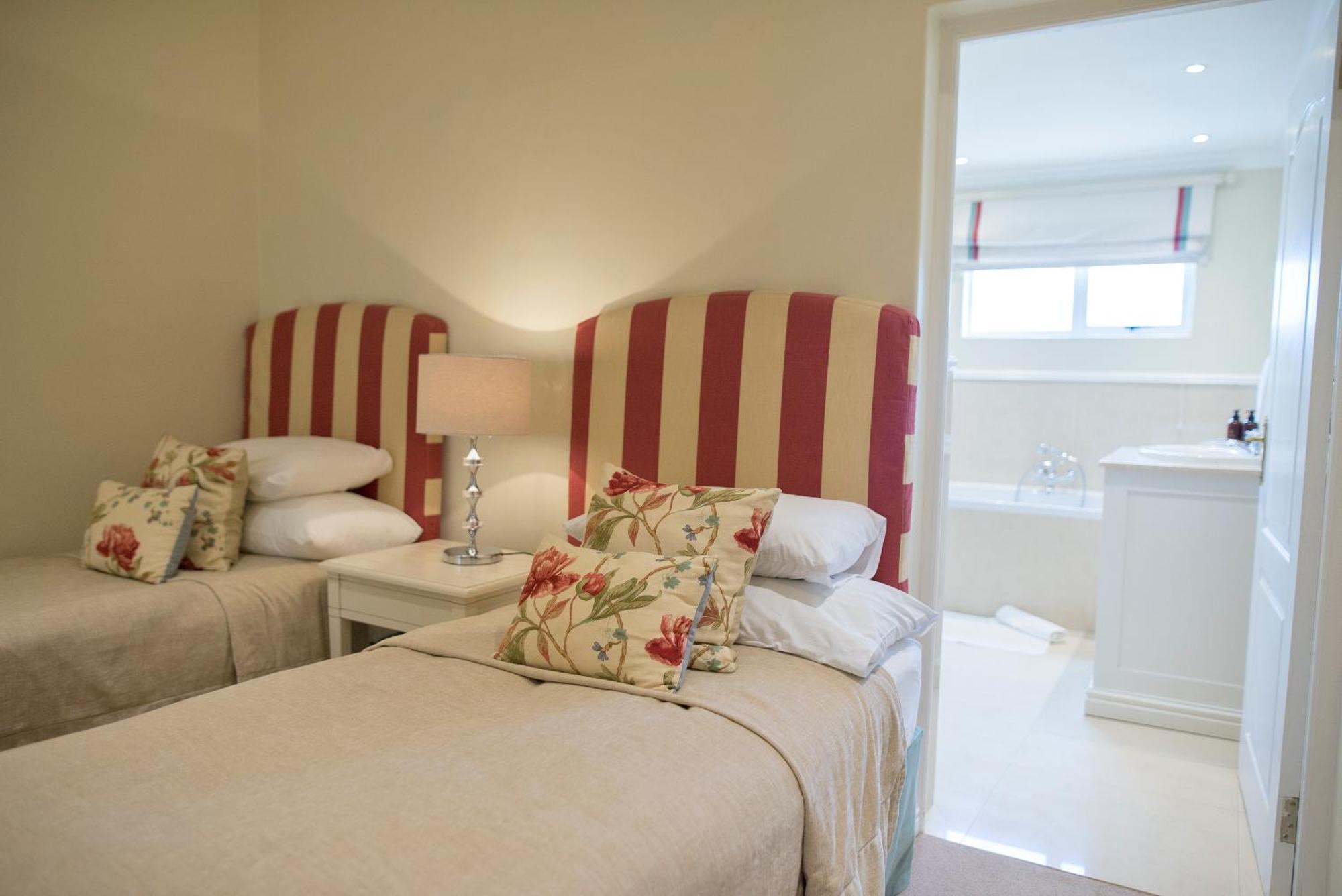 Last Word Constantia Hotel Cape Town Room photo